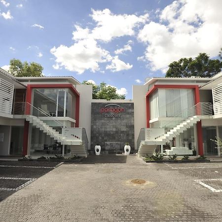 Urban Oasis Apartments At Paragon วินด์ฮุก ภายนอก รูปภาพ