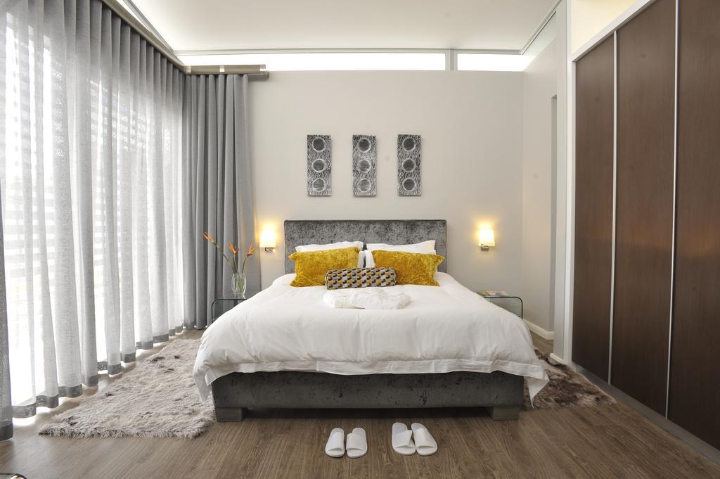 Urban Oasis Apartments At Paragon วินด์ฮุก ภายนอก รูปภาพ
