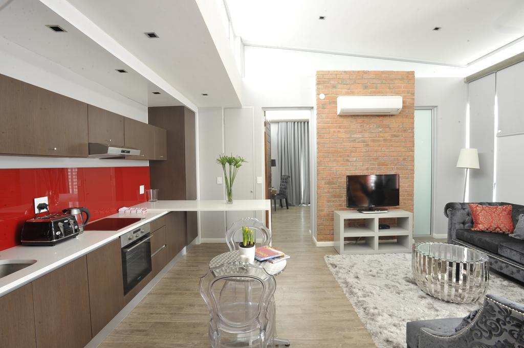 Urban Oasis Apartments At Paragon วินด์ฮุก ภายนอก รูปภาพ